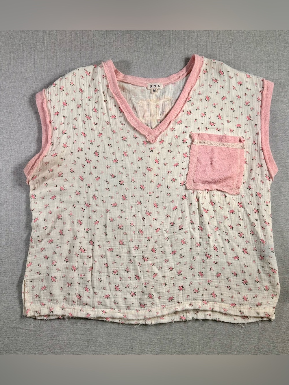 POL White Tank Top with Pink Floral Print and Pink Pocket